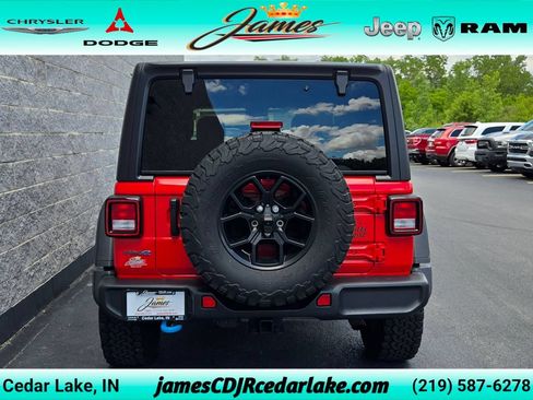 Used 2024 Jeep Wrangler Unlimited AWD/4WD image 4