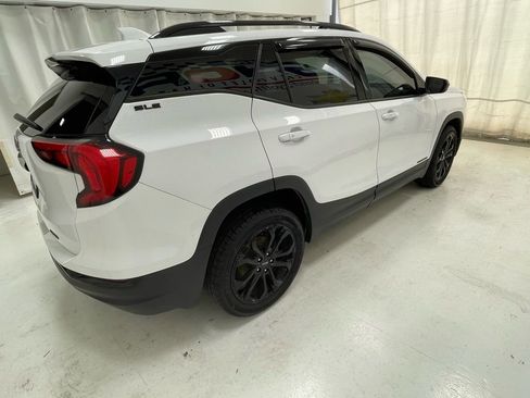 Used 2021 GMC Terrain SLE w/ Elevation Edition image 4