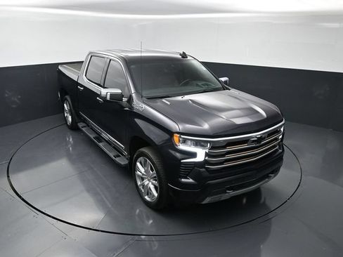 Used 2022 Chevrolet Silverado 1500 High Country w/ Technology Package AWD/4WD image 26