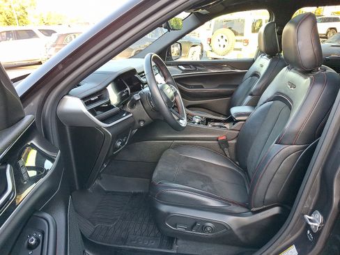 Certified 2022 Jeep Grand Cherokee Trailhawk w/ ADV Protech Group II image 13