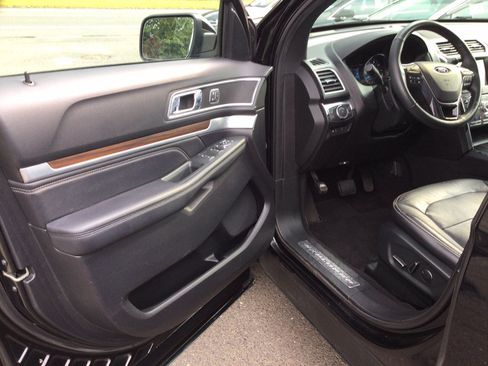 Used 2018 Ford Explorer Limited w/ Ford Safe & Smart Package AWD/4WD image 21