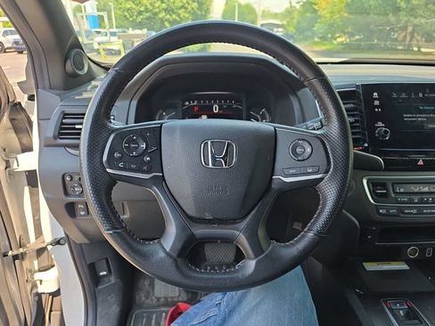 Used 2023 Honda Passport TrailSport image 13