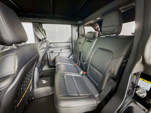 Used 2024 Ford Bronco Badlands image 25