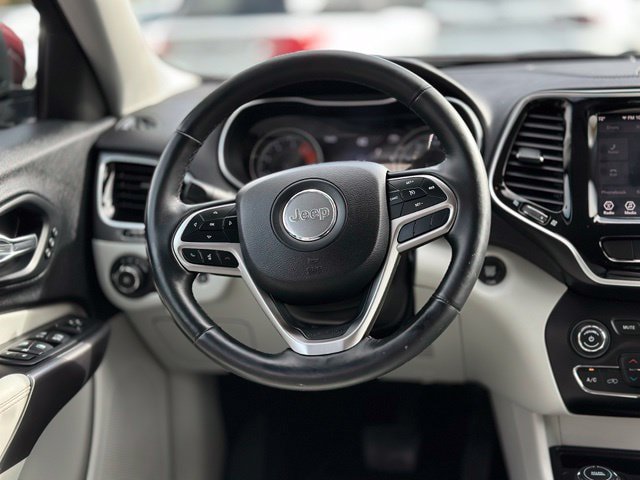 Used 2019 Jeep Cherokee Limited AWD/4WD image 17