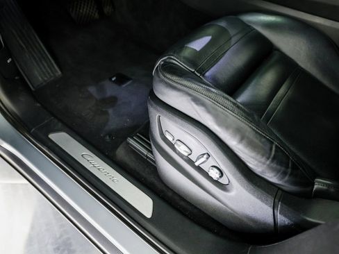 Certified 2020 Porsche Cayenne AWD/4WD image 14