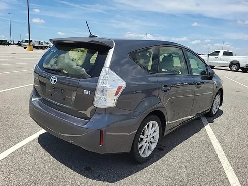 Used 2013 Toyota Prius V Five FWD image 5