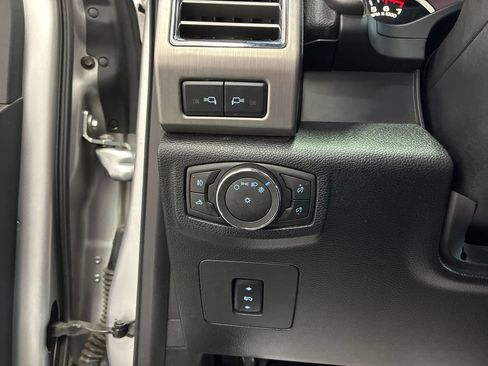 Used 2015 Ford F150 Platinum w/ Equipment Group 701A Luxury AWD/4WD image 10