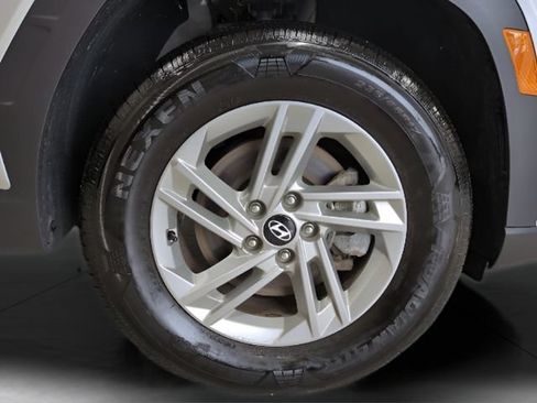 Used 2025 Hyundai Tucson SE AWD/4WD image 27
