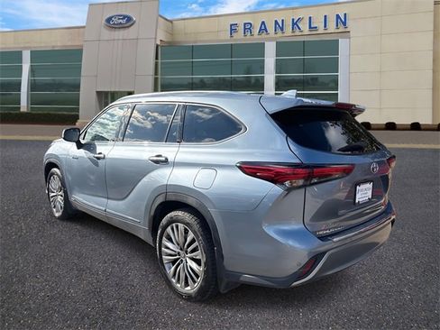 Used 2020 Toyota Highlander Platinum image 5