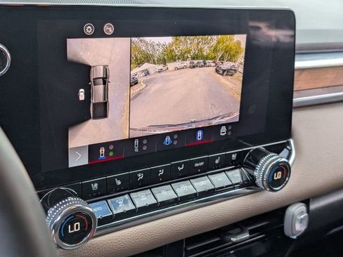 Used 2023 GMC Canyon Denali image 31