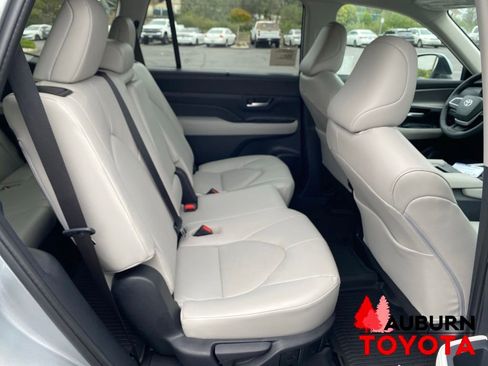 New 2026 Toyota Grand Highlander AWD Hybrid image 16