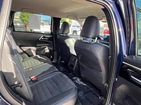 Used 2022 Mitsubishi Outlander SE image 14