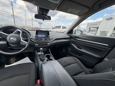 Used 2023 Nissan Altima 2.5 SV image 13