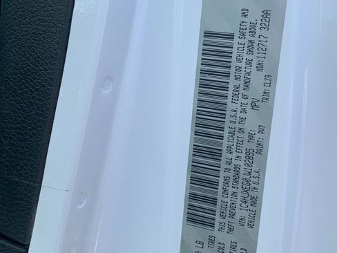 Used 2018 Jeep Wrangler Unlimited Sahara image 13