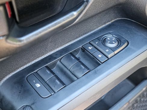 Used 2025 Toyota Tacoma SR5 image 15