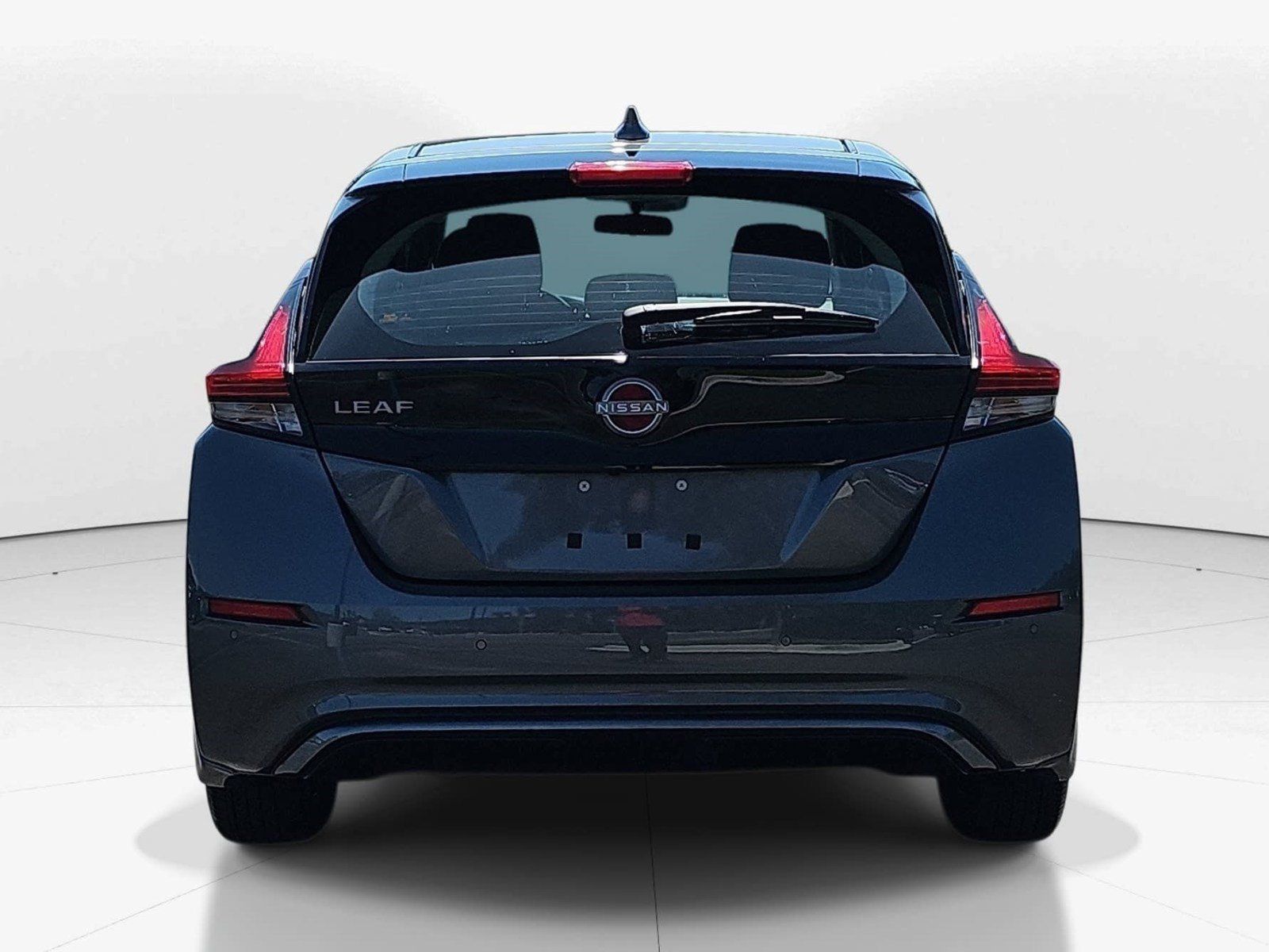 Used 2025 Nissan Leaf S FWD image 5