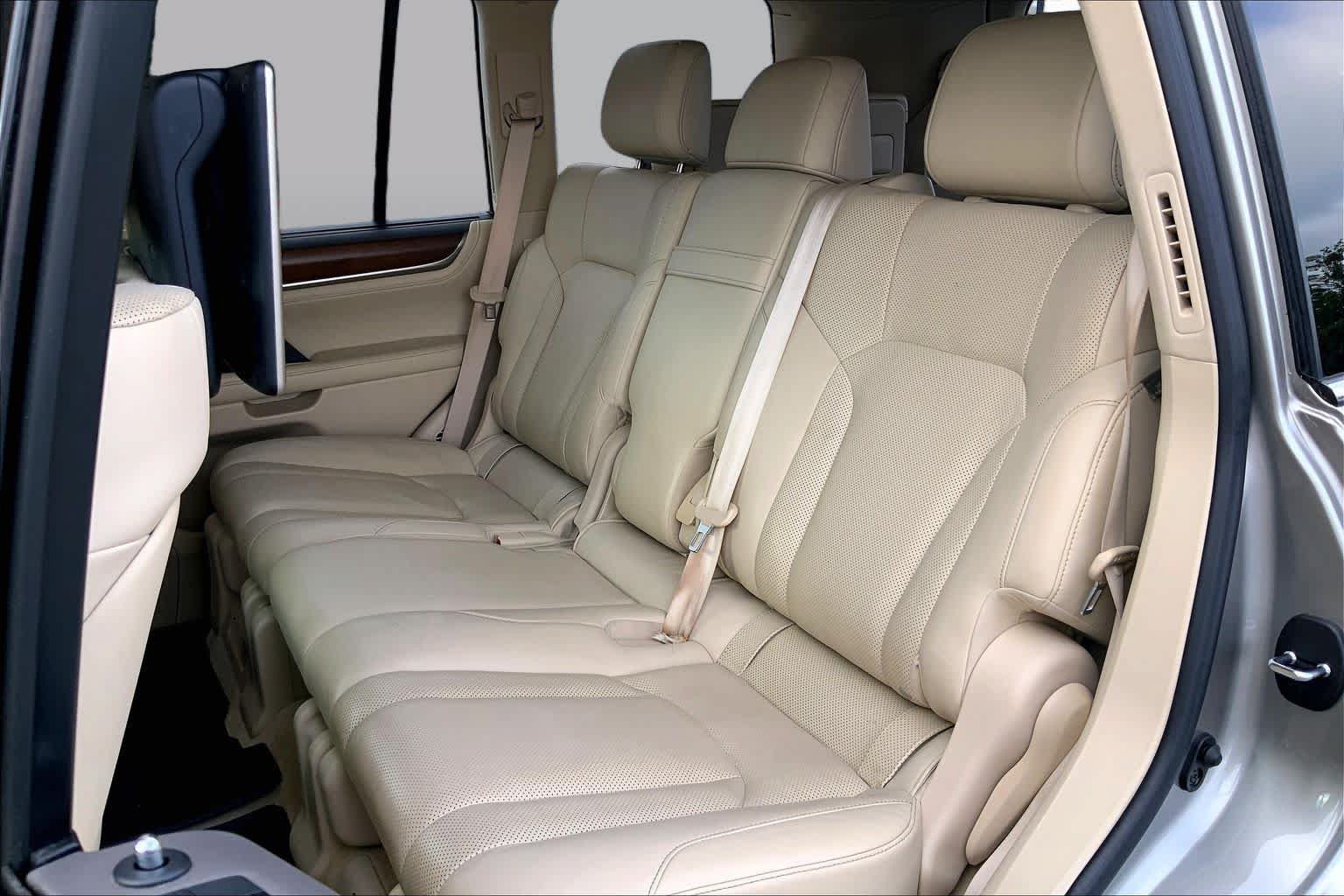 Used 2017 Lexus LX 570 4WD w/ Luxury Package image 20