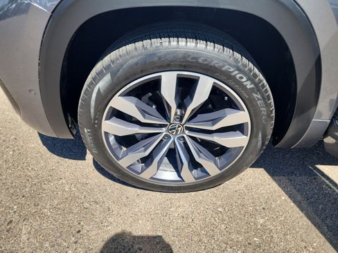 Used 2022 Volkswagen Atlas SEL Premium image 26