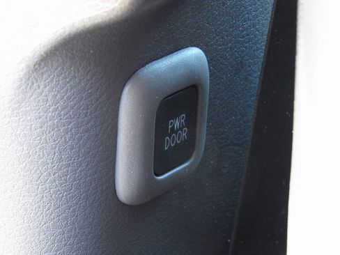 Used 2024 Toyota Sienna XSE image 35