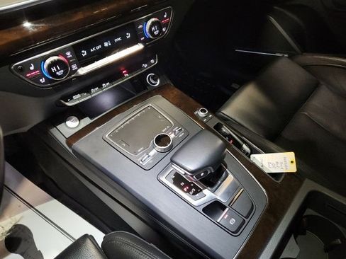 Used 2018 Audi Q5 2.0T Premium Plus image 18