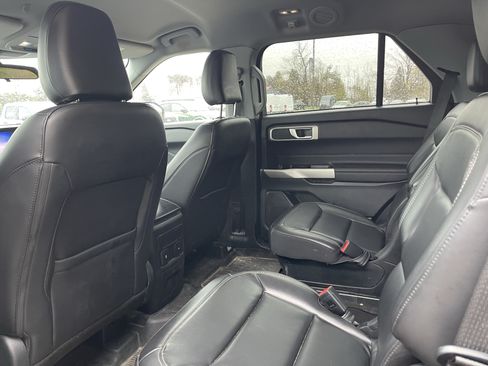 Certified 2023 Ford Explorer XLT w/ Equipment Group 202A AWD/4WD image 11