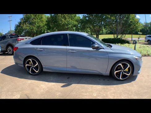Used 2022 Honda Accord Sport image 9