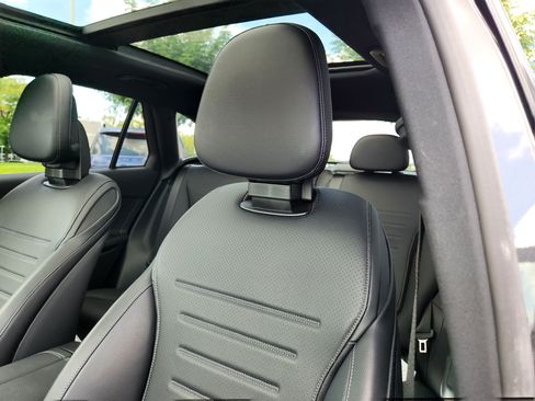 Used 2024 Mercedes-Benz GLC 300 4MATIC image 11