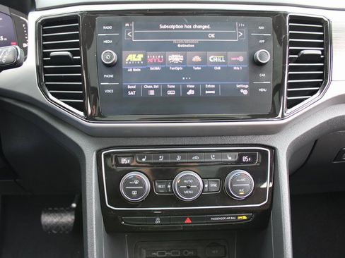 Certified 2021 Volkswagen Atlas SEL Premium image 16