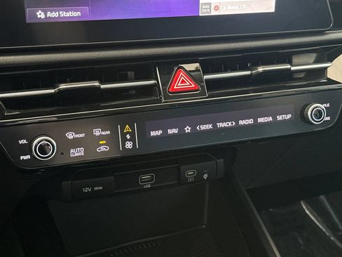 Used 2023 Kia Niro EX FWD image 20