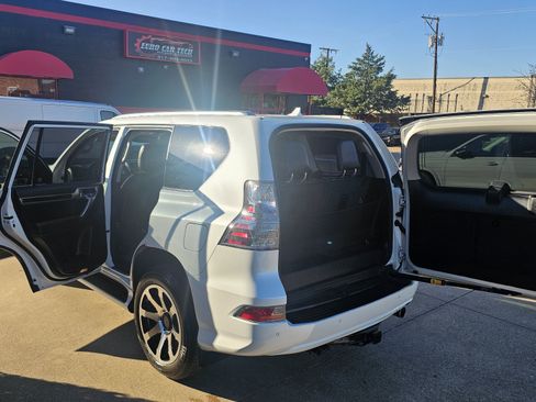 Used 2014 Lexus GX 460 w/ Premium Package AWD/4WD image 18