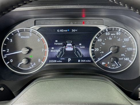 Used 2025 Nissan Rogue SV AWD/4WD image 12