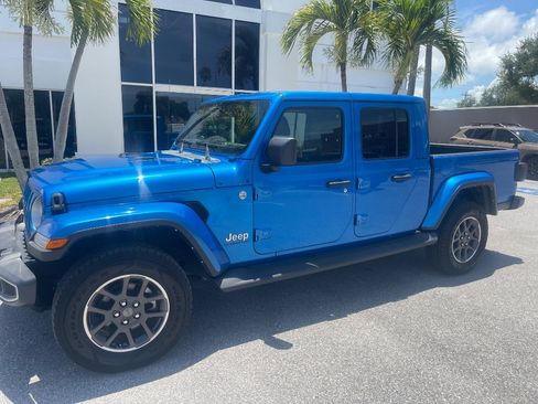 Used 2022 Jeep Gladiator Overland w/ Popular Equipment Package AWD/4WD image 35