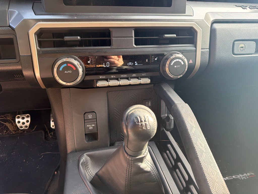 Used 2025 Toyota Tacoma TRD Sport AWD/4WD image 11