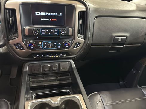 Used 2018 GMC Sierra 2500 Denali w/ Suspension Package, Off-Road AWD/4WD image 23