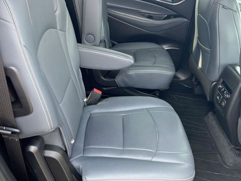 Used 2020 Buick Enclave Premium image 25