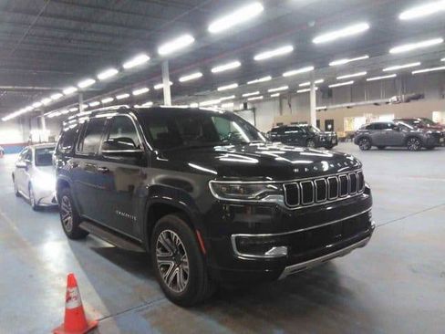 Certified 2024 Jeep Wagoneer Series II w/ Flexible Seating Group RWD image 1