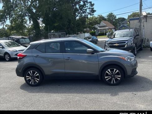 Used 2018 Nissan Kicks SV FWD image 6