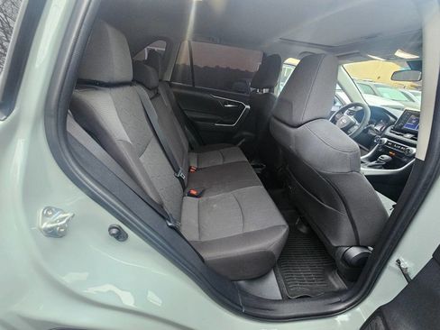 Used 2022 Toyota RAV4 XLE image 18