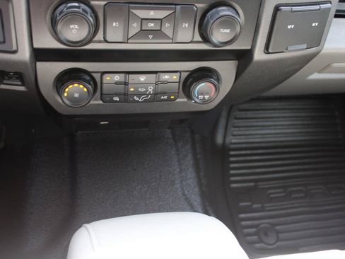 Used 2022 Ford F350 XL w/ Power Equipment Group AWD/4WD image 27