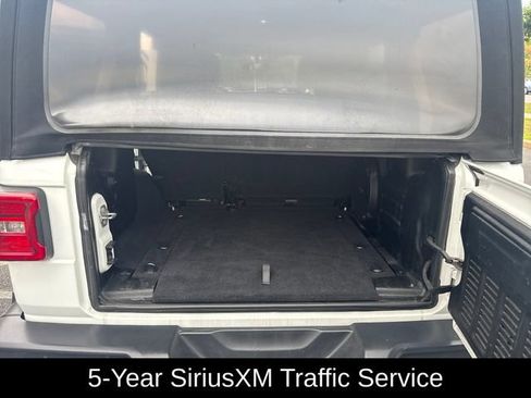 Used 2018 Jeep Wrangler Unlimited Sahara AWD/4WD image 30