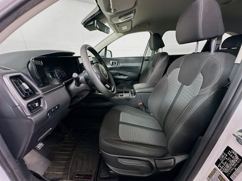 Used 2023 Kia Sorento LX FWD image 13