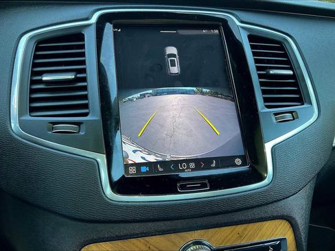 Used 2023 Volvo XC90 T8 Core image 24