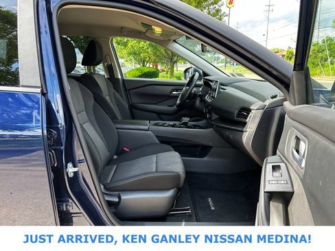 Certified 2025 Nissan Rogue SV AWD/4WD image 21