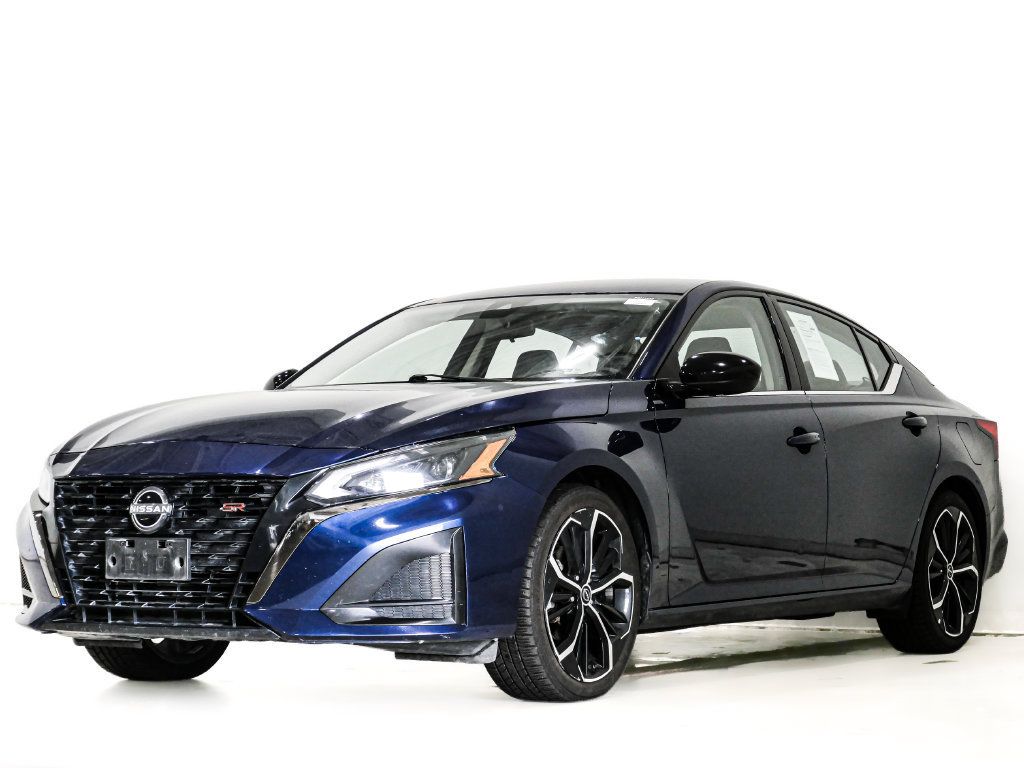 Used 2024 Nissan Altima 2.5 SR FWD image 3