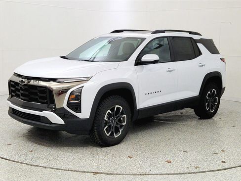 New 2026 Chevrolet Equinox ACTIV w/ Convenience Package III FWD image 3
