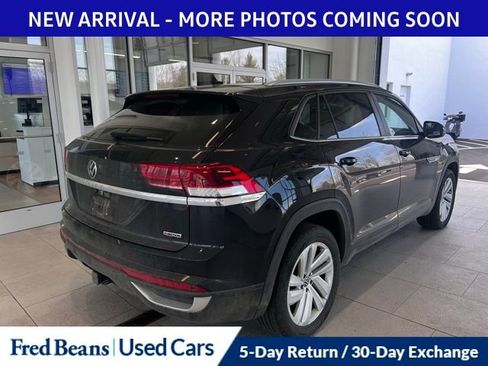 Used 2022 Volkswagen Atlas Cross Sport SE w/ Panoramic Sunroof Package image 4