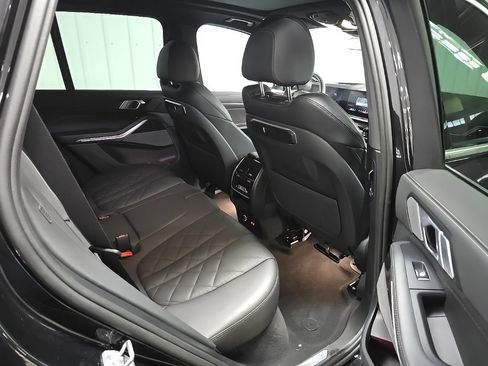 Used 2025 BMW X5 xDrive40i w/ Premium Package image 18
