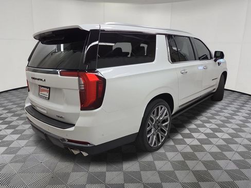 Used 2025 GMC Yukon XL Denali Ultimate AWD/4WD image 4