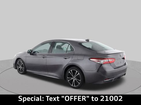 Used 2018 Toyota Camry SE FWD image 7