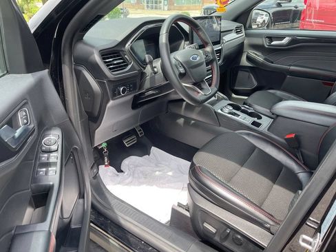 Used 2024 Ford Escape ST-Line w/ Tech Pack #1 AWD/4WD image 5